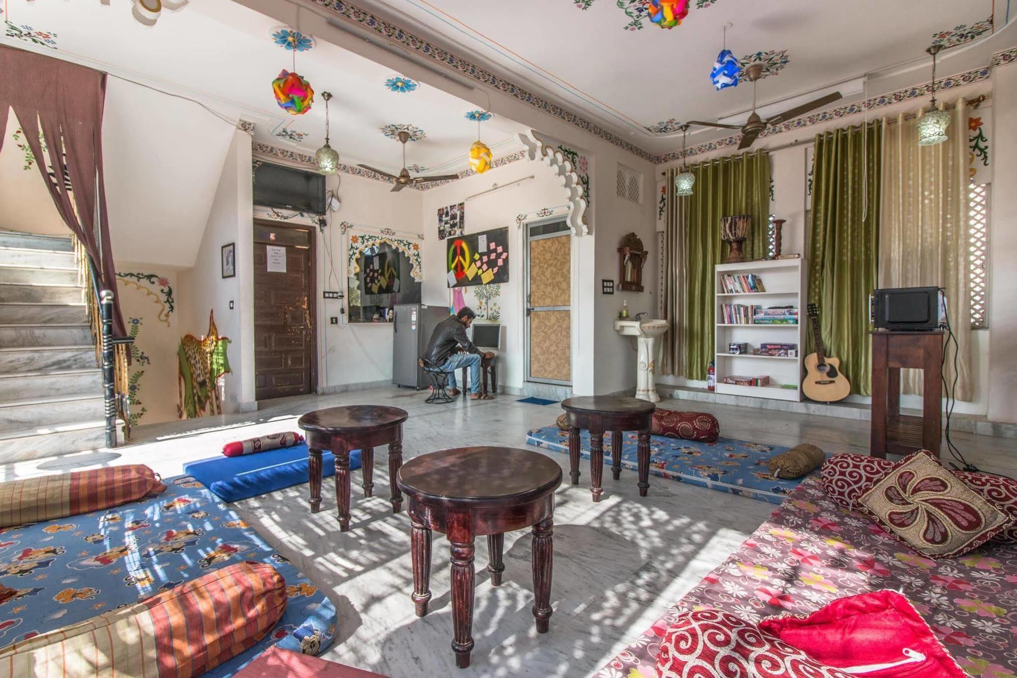 Backpacker Panda Lake Pichola Udaipur Eksteriør billede